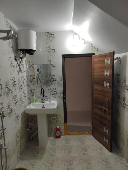Apartmán Gangi Kota North Flat Kovvur Exteriér fotografie